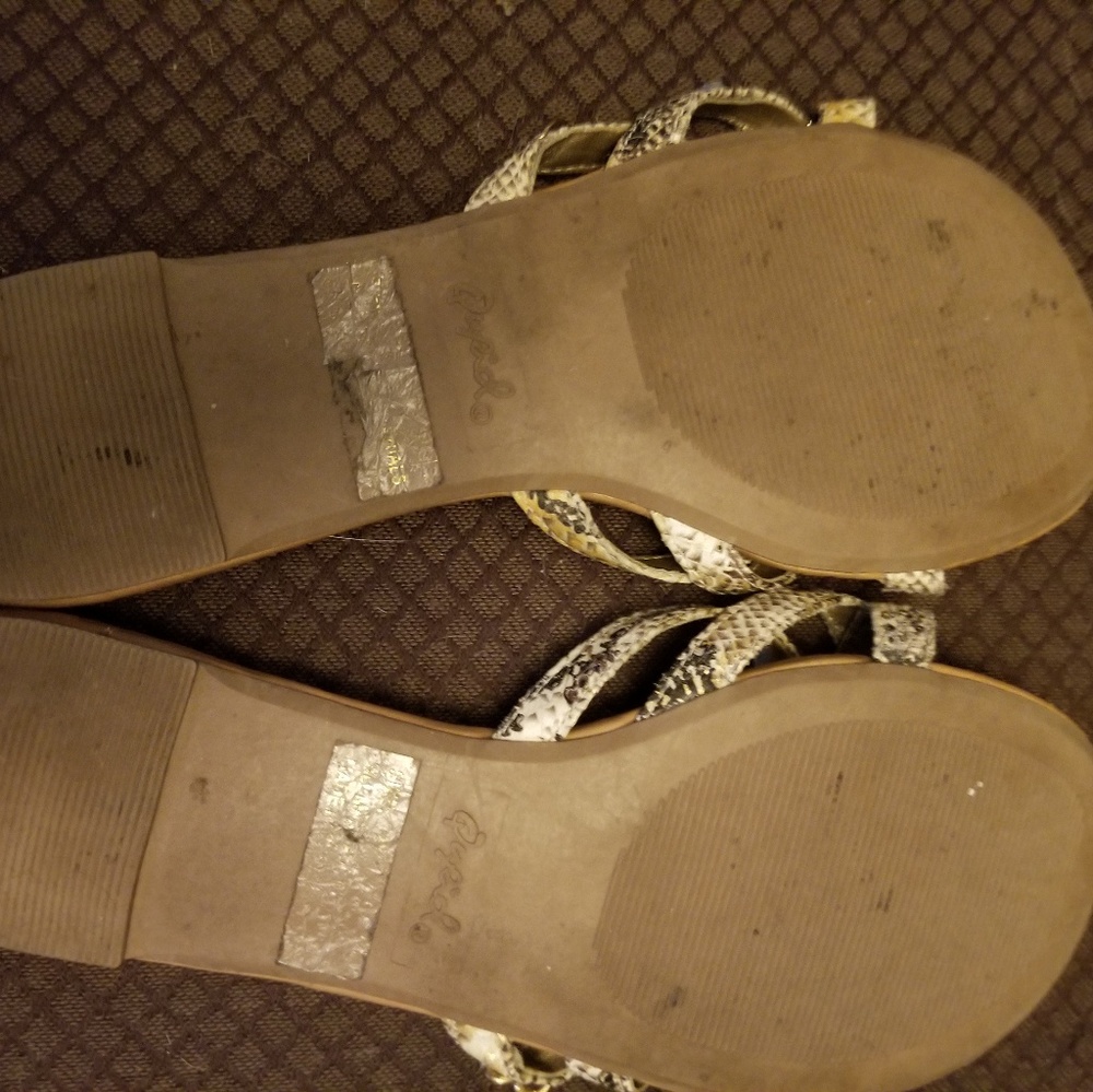 Flip flops - Picture 3 of 3